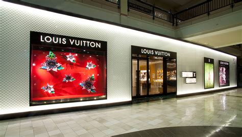 nearest louis vuitton outlet store